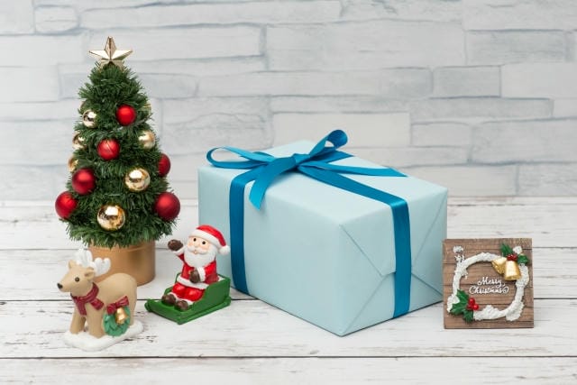 クリスマスと誕生日が近い人へのプレゼント選びは？予算配分や工夫