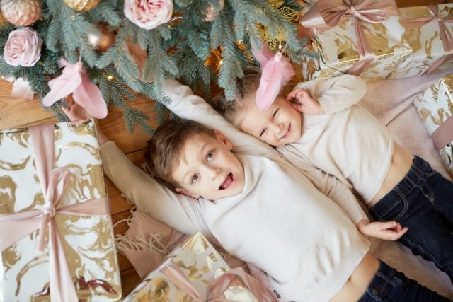 クリスマスプレゼントは何歳から贈る？成長段階に合わせたタイミング