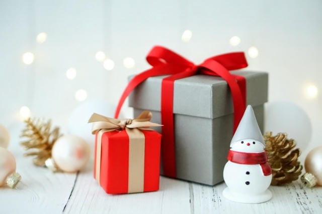 クリスマスプレゼントを後日渡す場合のマナーは？気遣いや伝え方