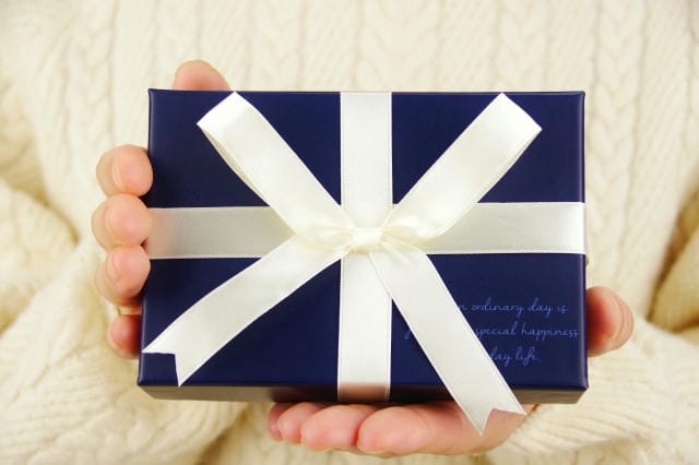 旦那へのクリスマスプレゼントはいつ渡す？渡し方の工夫や配慮