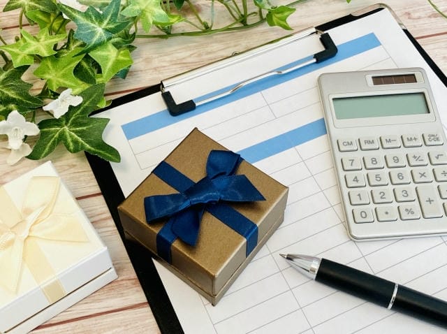 大学生のクリスマスプレゼントの予算相場は？関係性に基づいた見極め