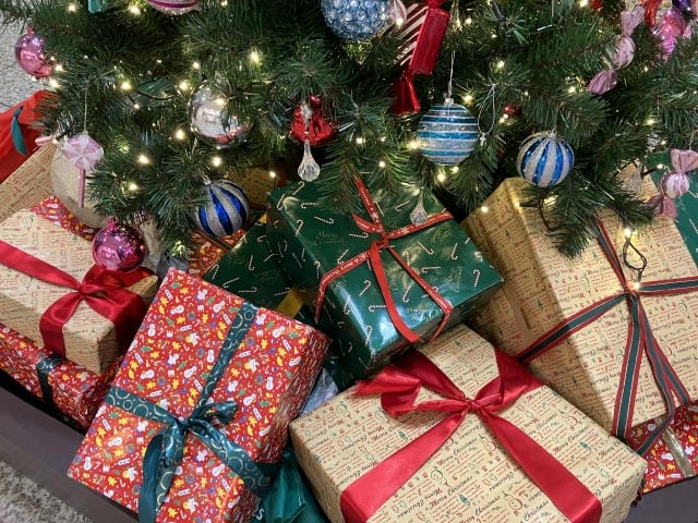 クリスマスプレゼントは枕元とツリーの下どっちがいい？判断の基準