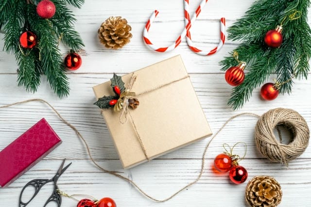 高校生のクリスマスプレゼントの予算はどのくらい？相場と選び方